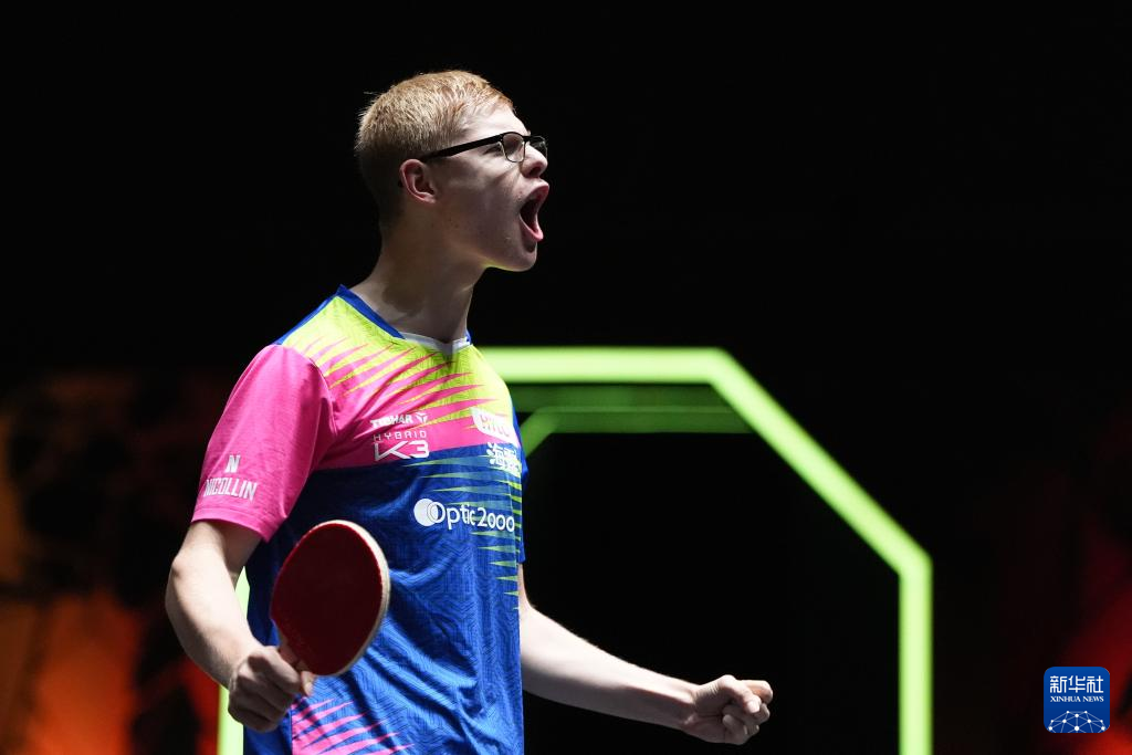 更是对布鲁 更是对布鲁